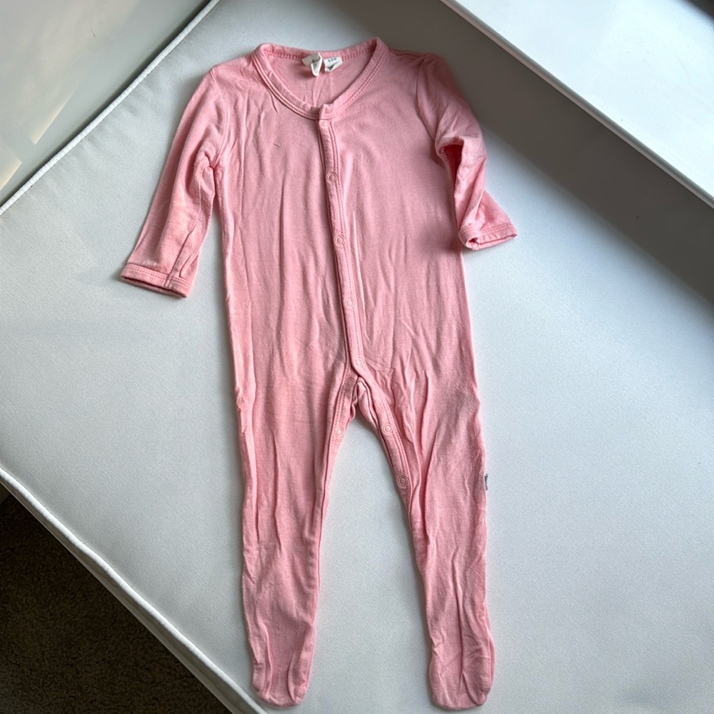 Kyte baby 0-3 month snap footie in peach